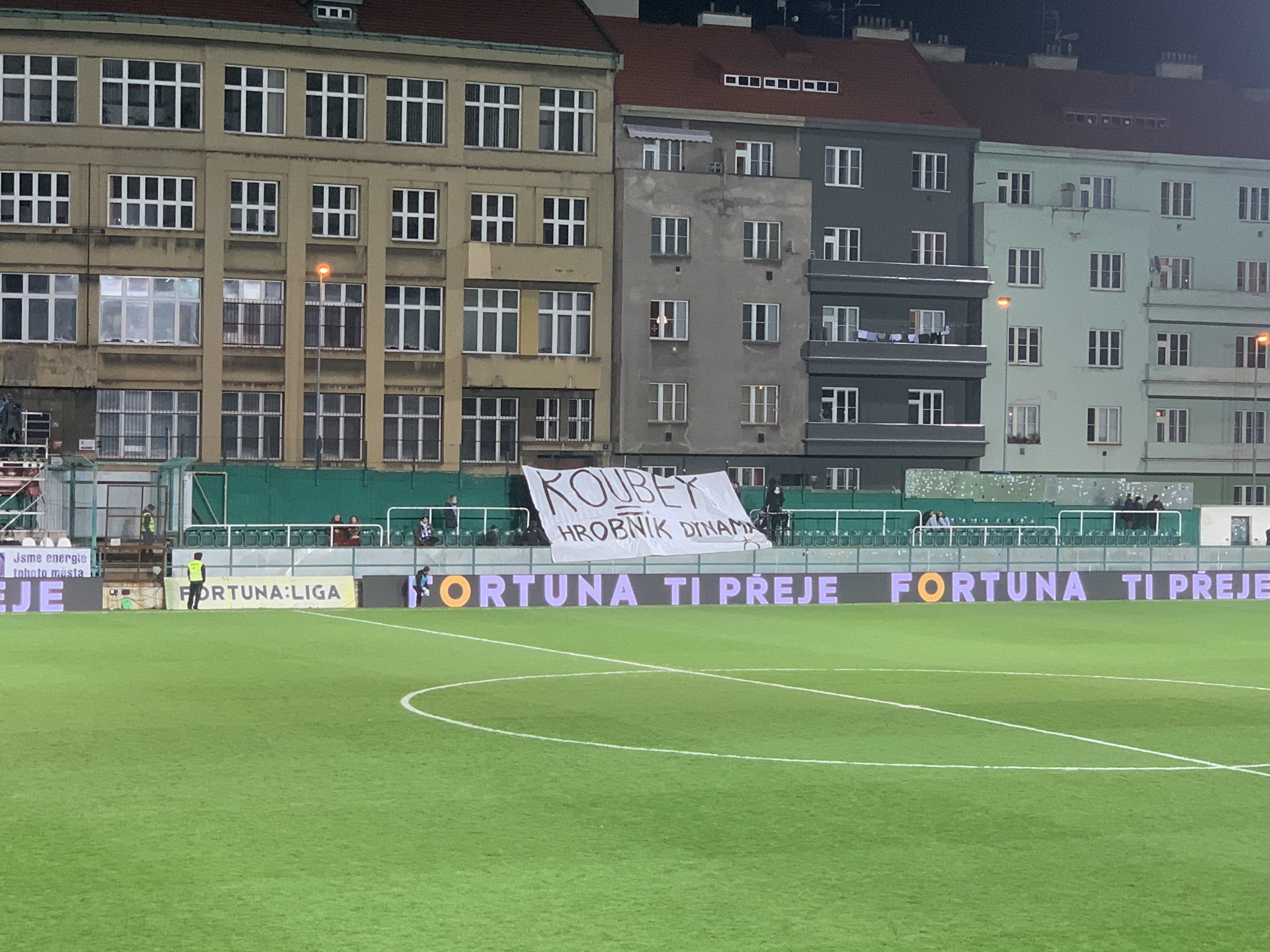 Tren i V Dynamu Z st vaj T m Povedou Lerch A Kladrubsk Fotbal 